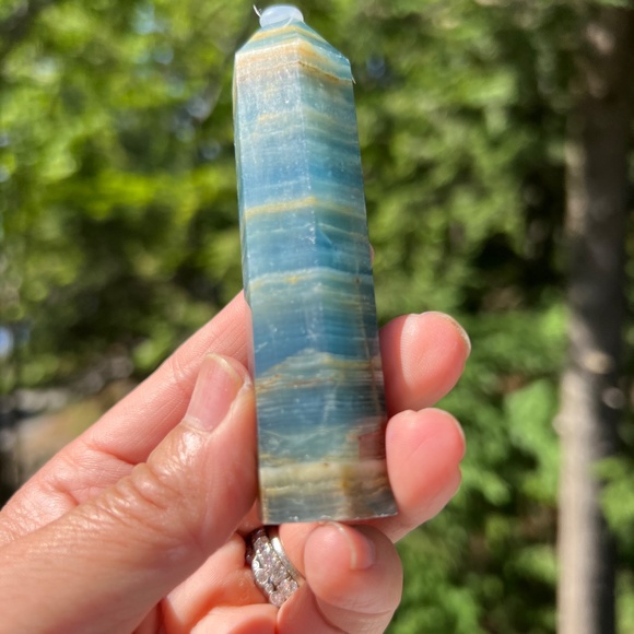 Blue onyx (d) tower | crystal - Picture 5 of 13